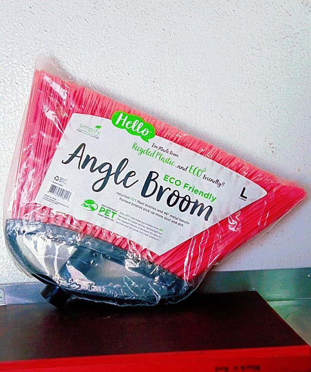 BROOM, Angle, with Handle wood, Simplifly, (Balai) 46"